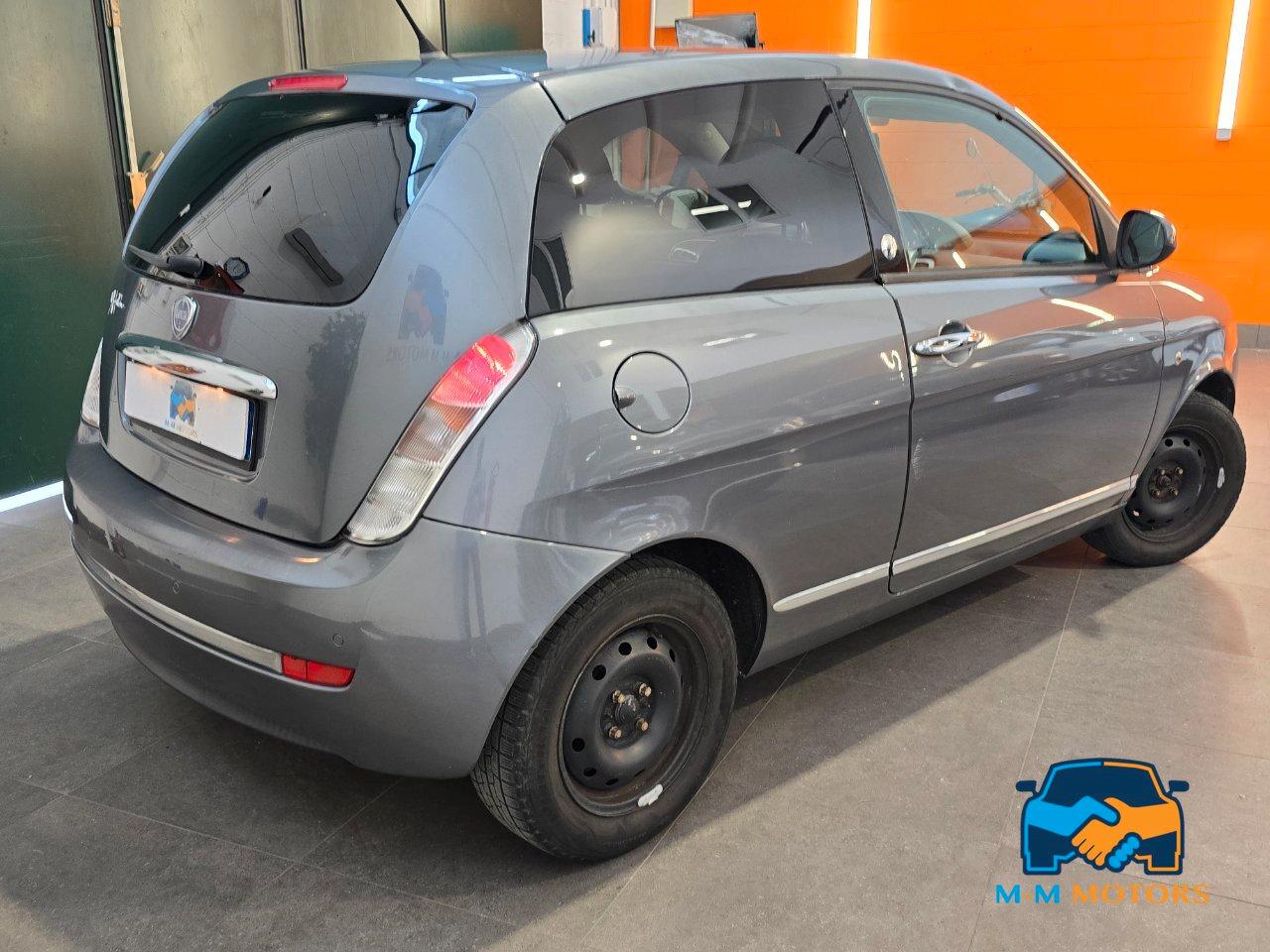 Lancia Ypsilon 3 Porte Ypsilon 1.4 8v Argento ecochic Gpl