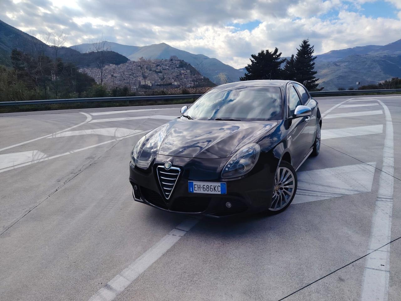 Alfa Romeo Giulietta 2.0 JTDm-2 140 CV Distinctive-Pelle-Xenon-Kit Sportivo-