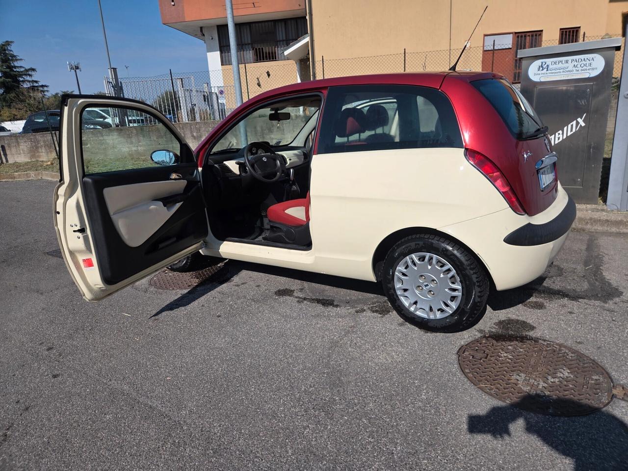 Lancia Ypsilon 1.2 16V Platino