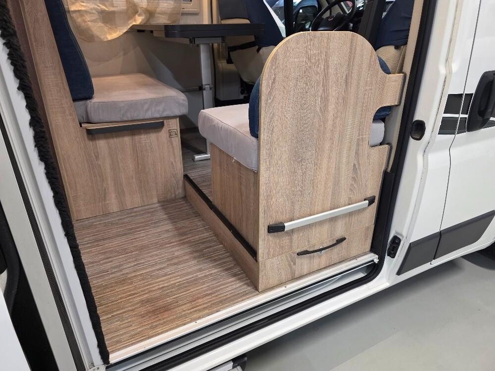 CAMPER VAN FONT VENDOME H 307