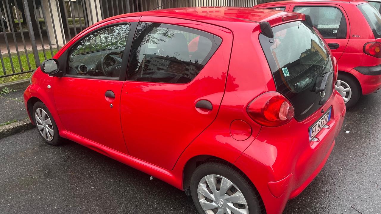 Toyota Aygo 1.0 12V VVT-i 3 porte Lounge Connect