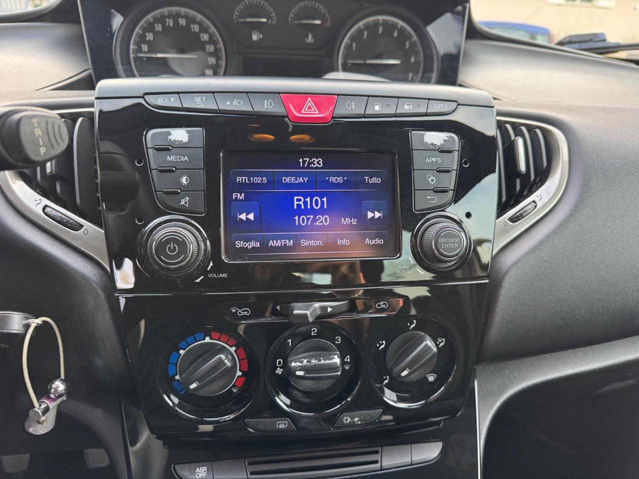 Lancia Ypsilon 1.2 GPL 69CV Ecochic Platinum 2017