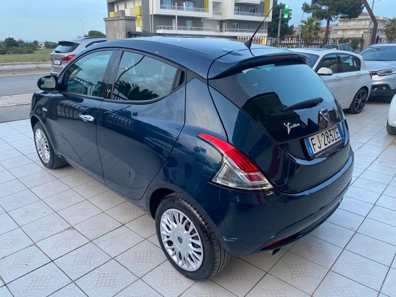 Lancia Ypsilon 1.2 69 CV 5 porte Gold