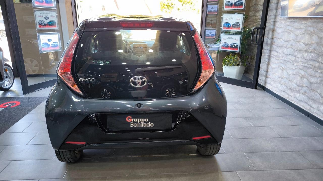 Toyota Aygo 1.0 VVT-i 69 CV 5 porte x-business MMT