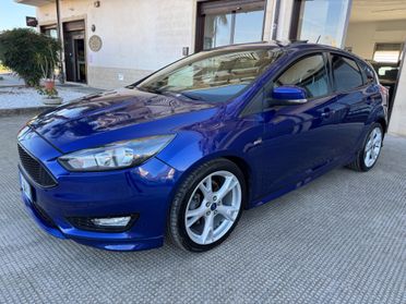 Ford Focus 1.5 TDCi 120 CV ST Line tetto