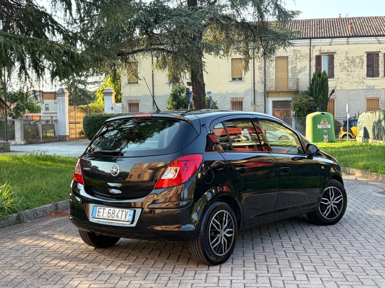 Opel Corsa 1.2 benzina/gpl 85CV neopatentati