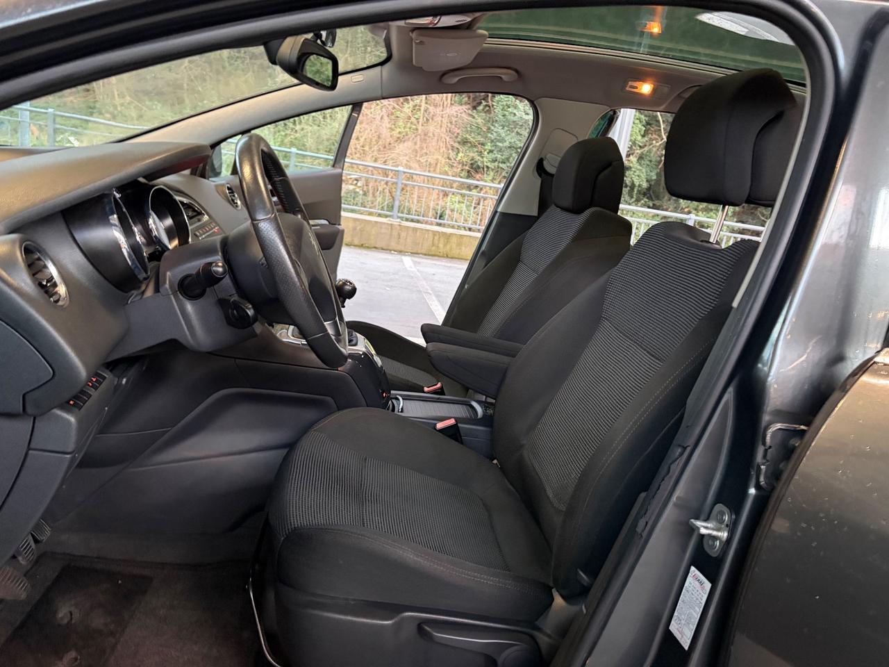 Peugeot 5008 2.0 HDi 150CV 7 posti - euro5 2010