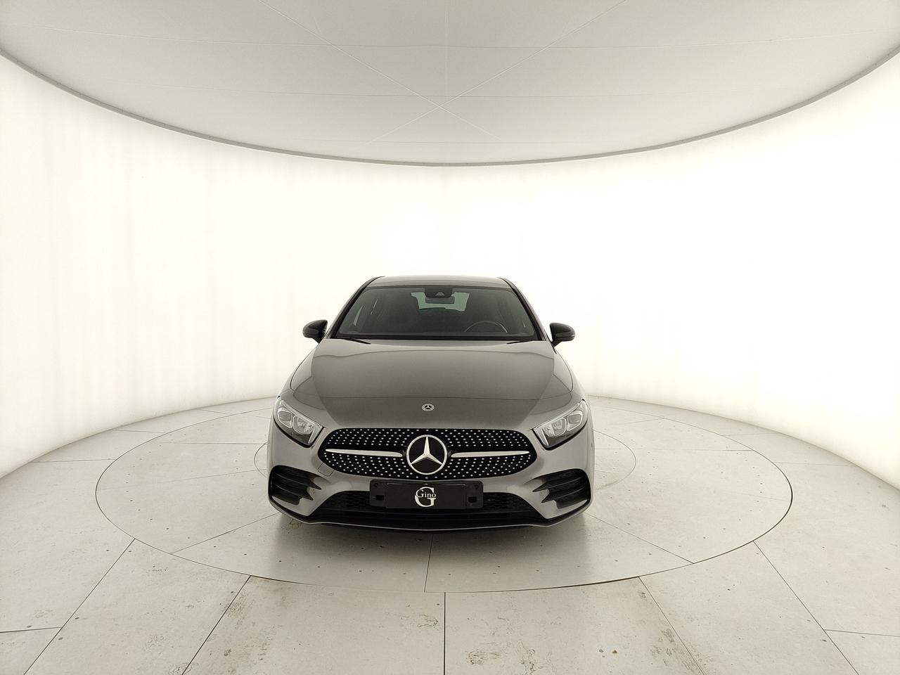 Mercedes-Benz A 200 d Premium auto
