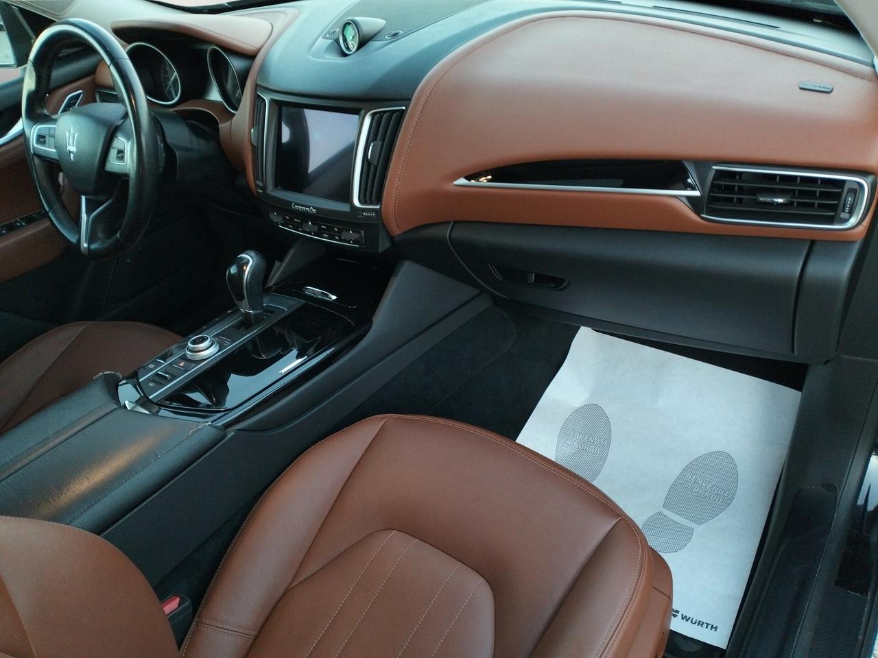 Maserati Levante V6 Diesel 275 CV AWD Granlusso - PER OPERATORI DEL SETTORE