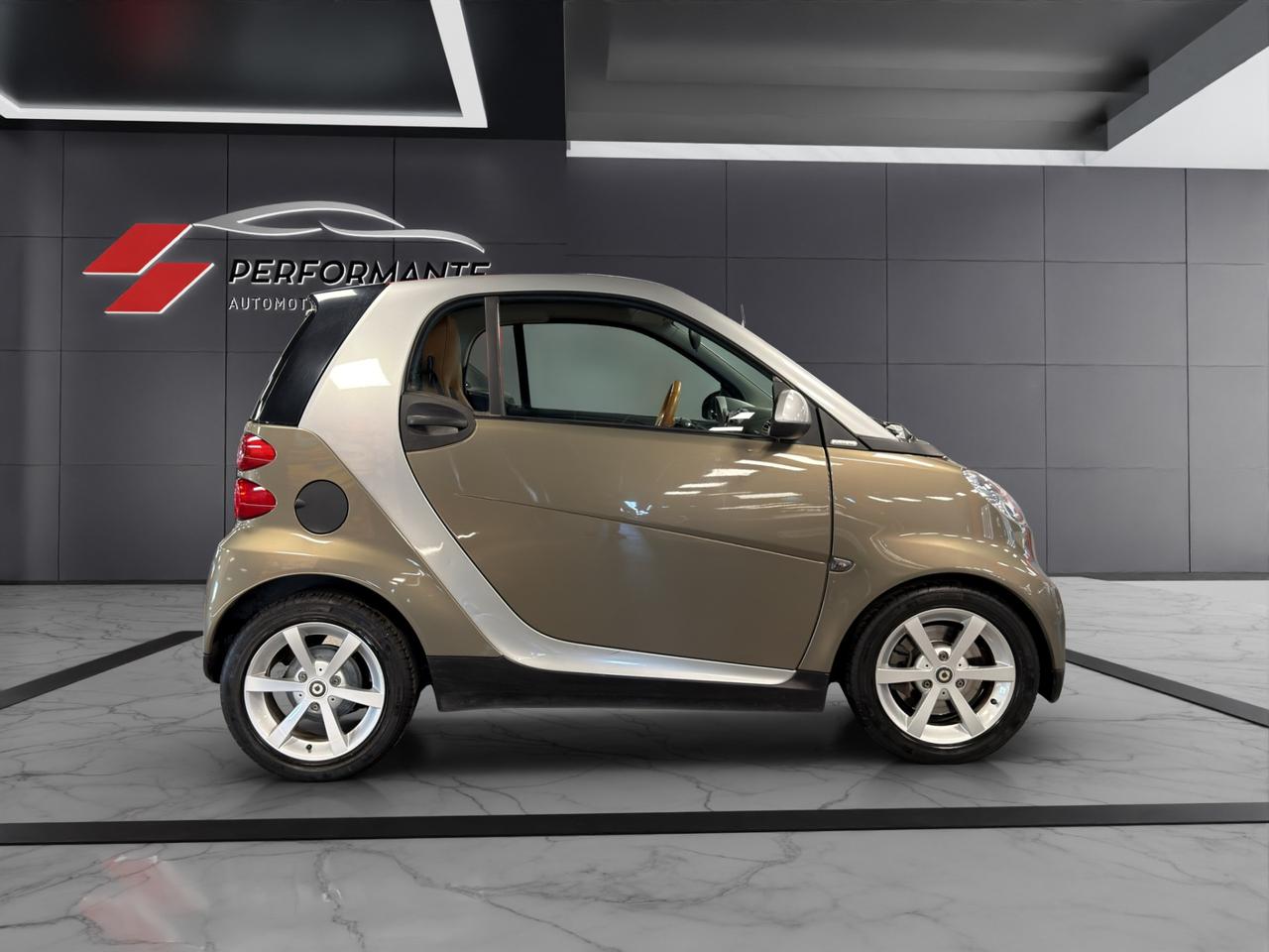 Smart fortwo coupe Fortwo 1.0 Pulse 71cv LIMITED ONE