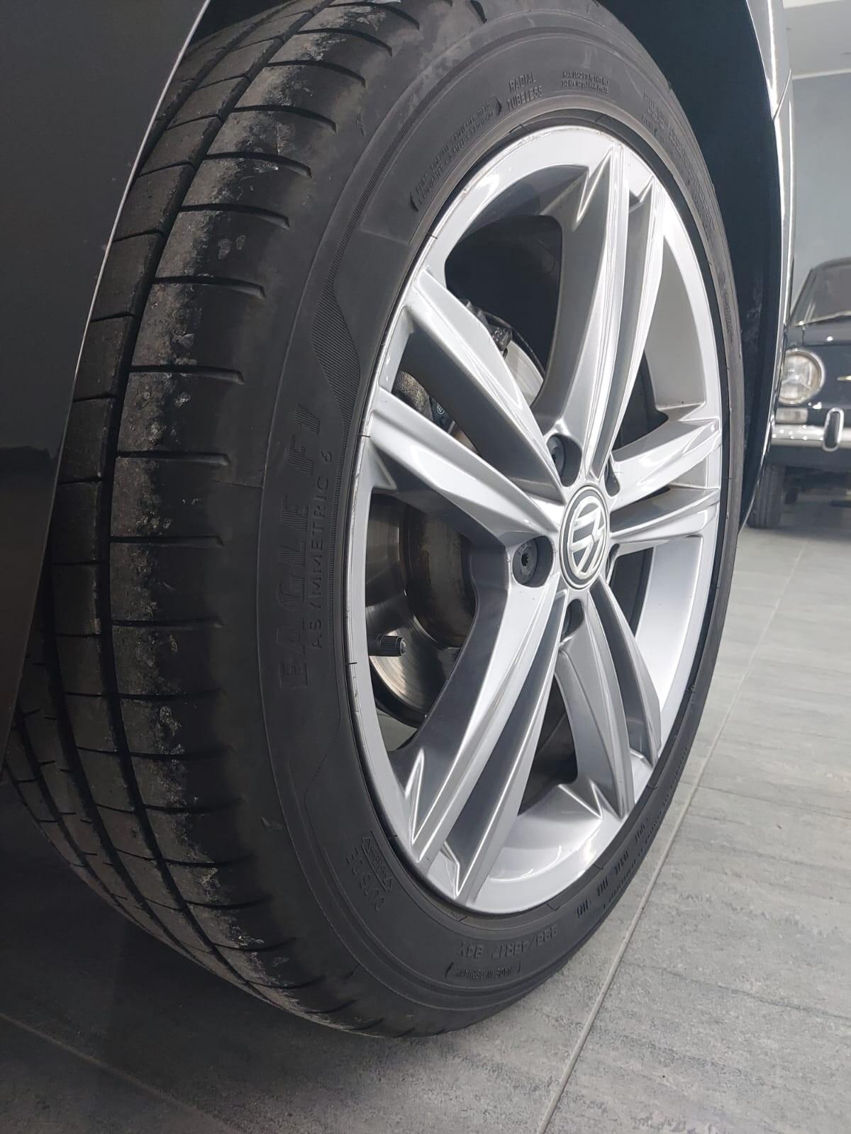Volkswagen Golf 1.6 TDI 115 CV 5p. R-LINE 2019