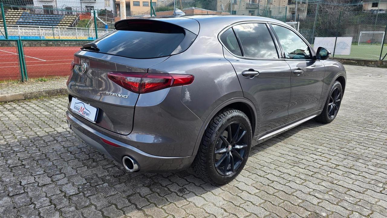 Alfa Romeo Stelvio 2.2 Turbodiesel 210 CV AT8 Q4 Executive