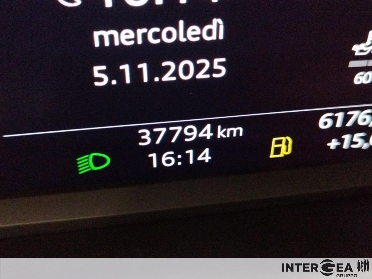 AUDI Q3 35 2.0 tdi Business s-tronic