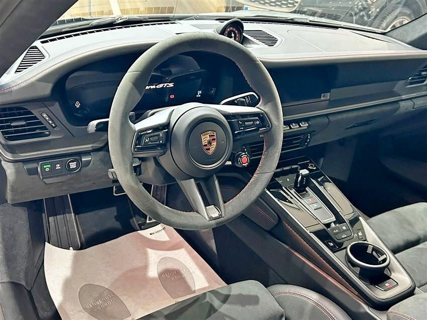 Porsche 911 Carrera GTS