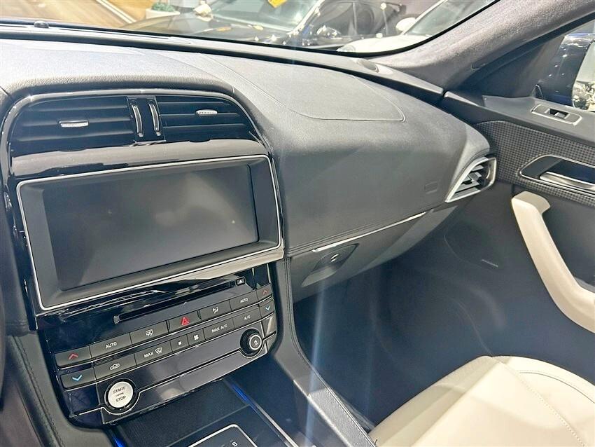 Jaguar F-Pace 3.0 D V6 300 CV AWD aut. S