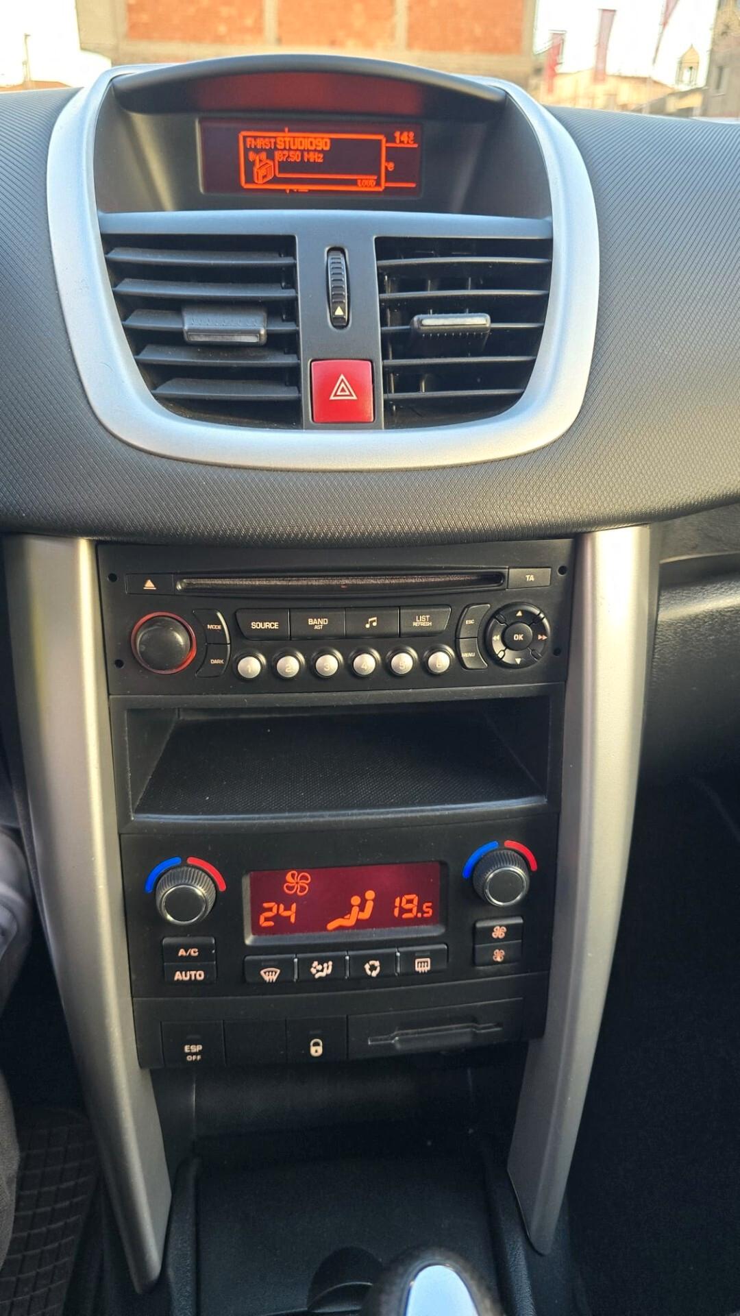 Peugeot 207 Plus 1.4 8V 75CV 5p. ECO GPL