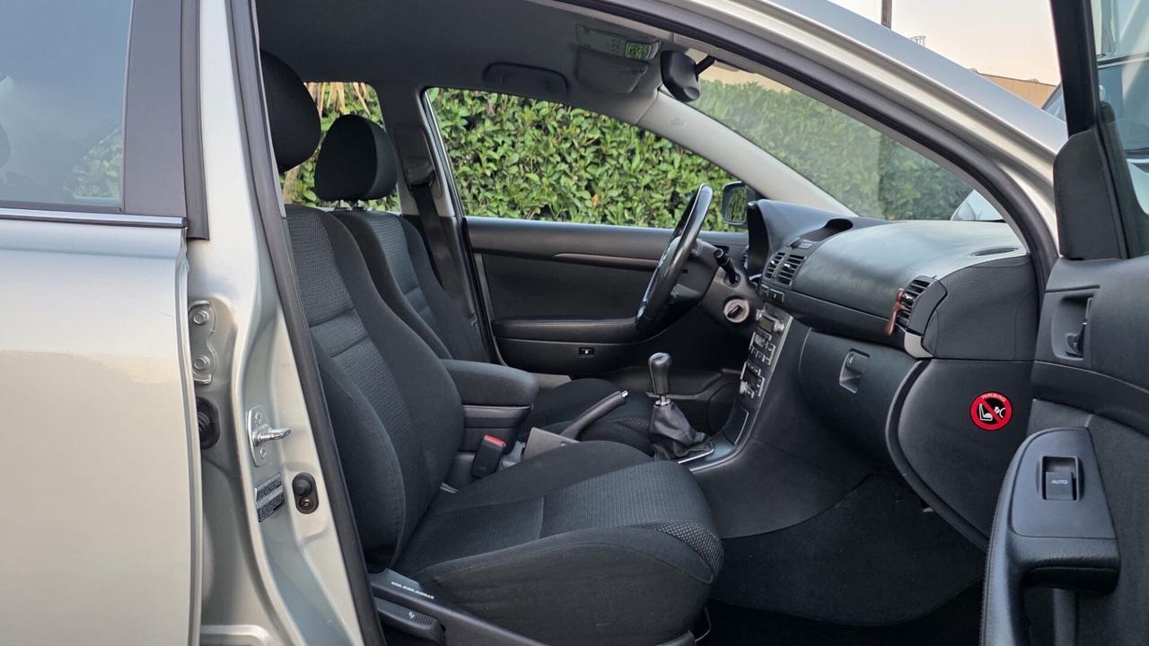Toyota Avensis 1.8 16V 129CV PERFETTA