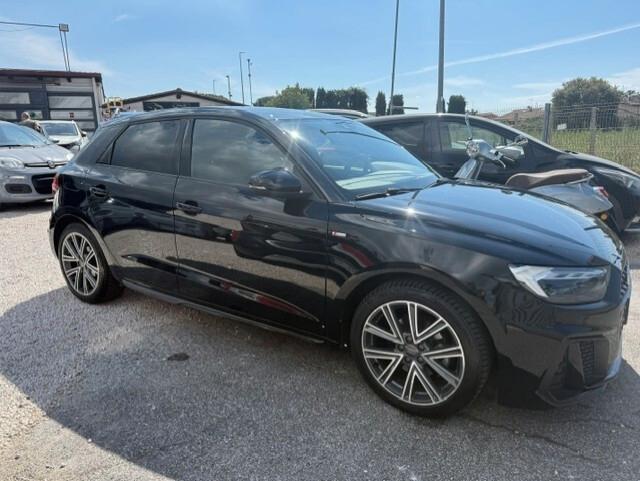 Audi A1 SPB 35 TFSI S tronic line edition