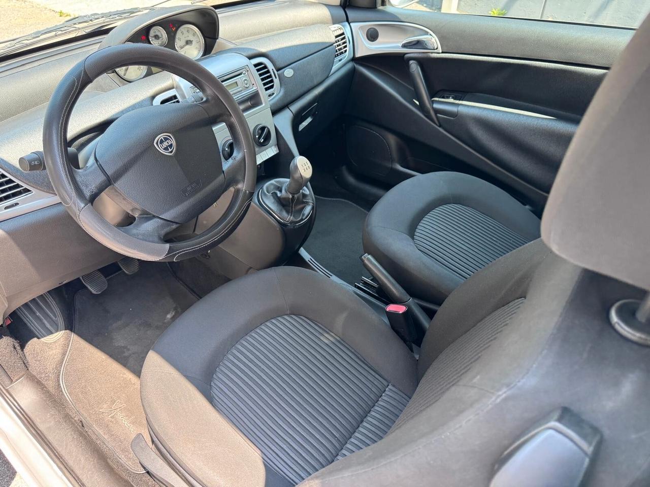 Lancia Ypsilon 1.3 MJT 75 CV Diva