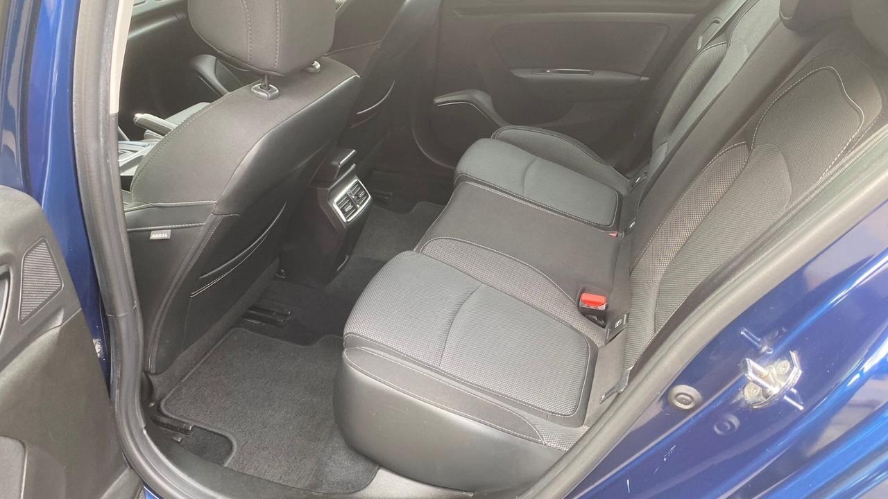 Renault Megane Mégane Sporter Blue dCi 115 CV EDC autocarro