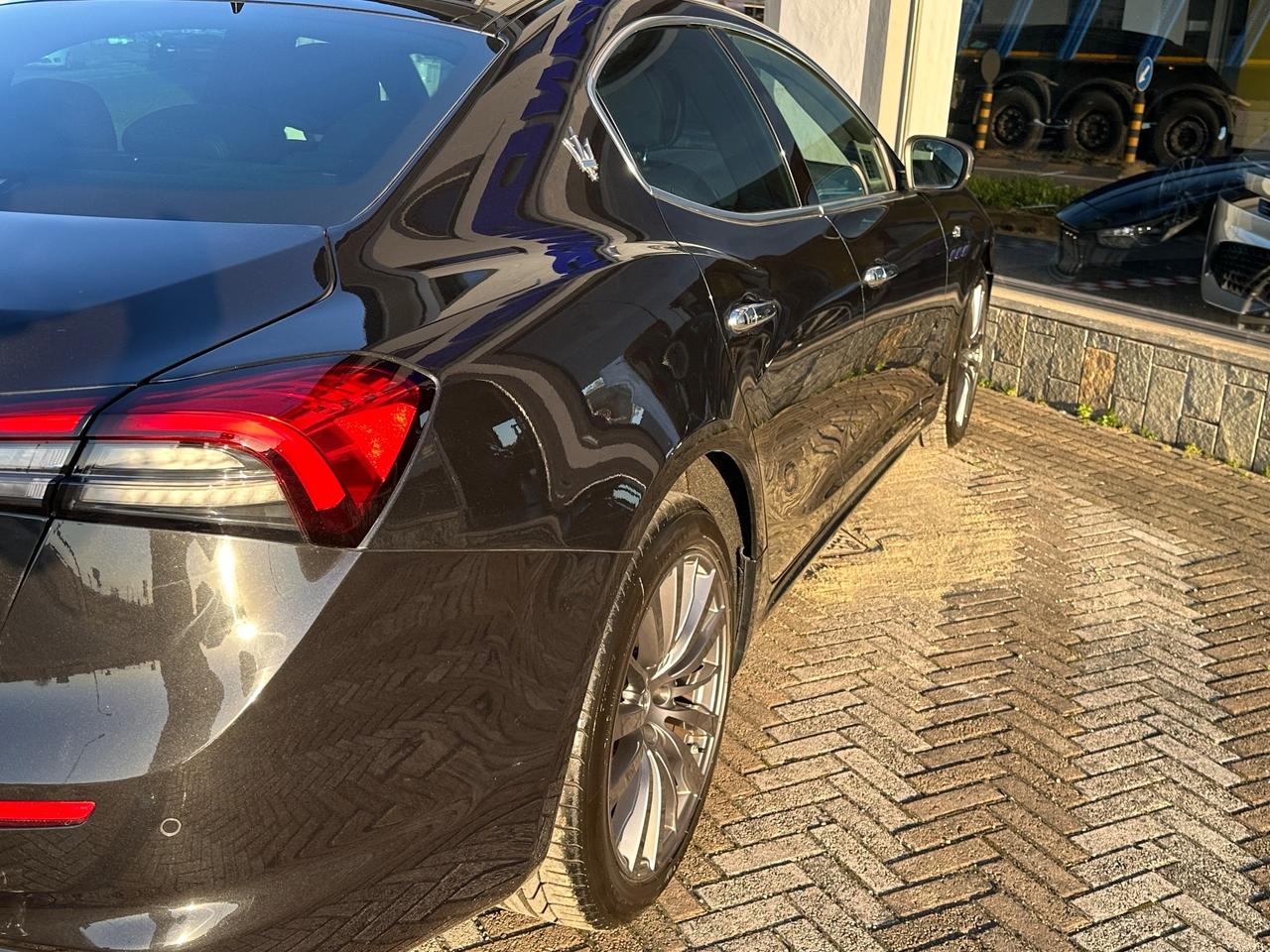 Maserati Ghibli 330 CV MHEV GT