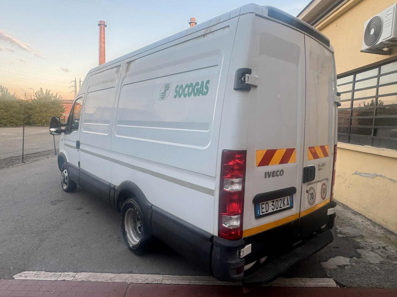 Iveco DAILY Anno 2010 CABINATO