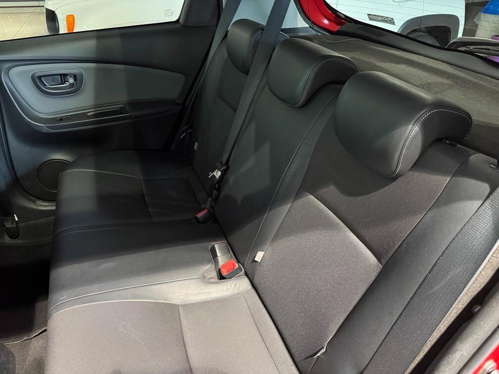 Toyota Yaris 5p 1.5h Style Hybrid aut Pano Navi Cam 16" Neopat
