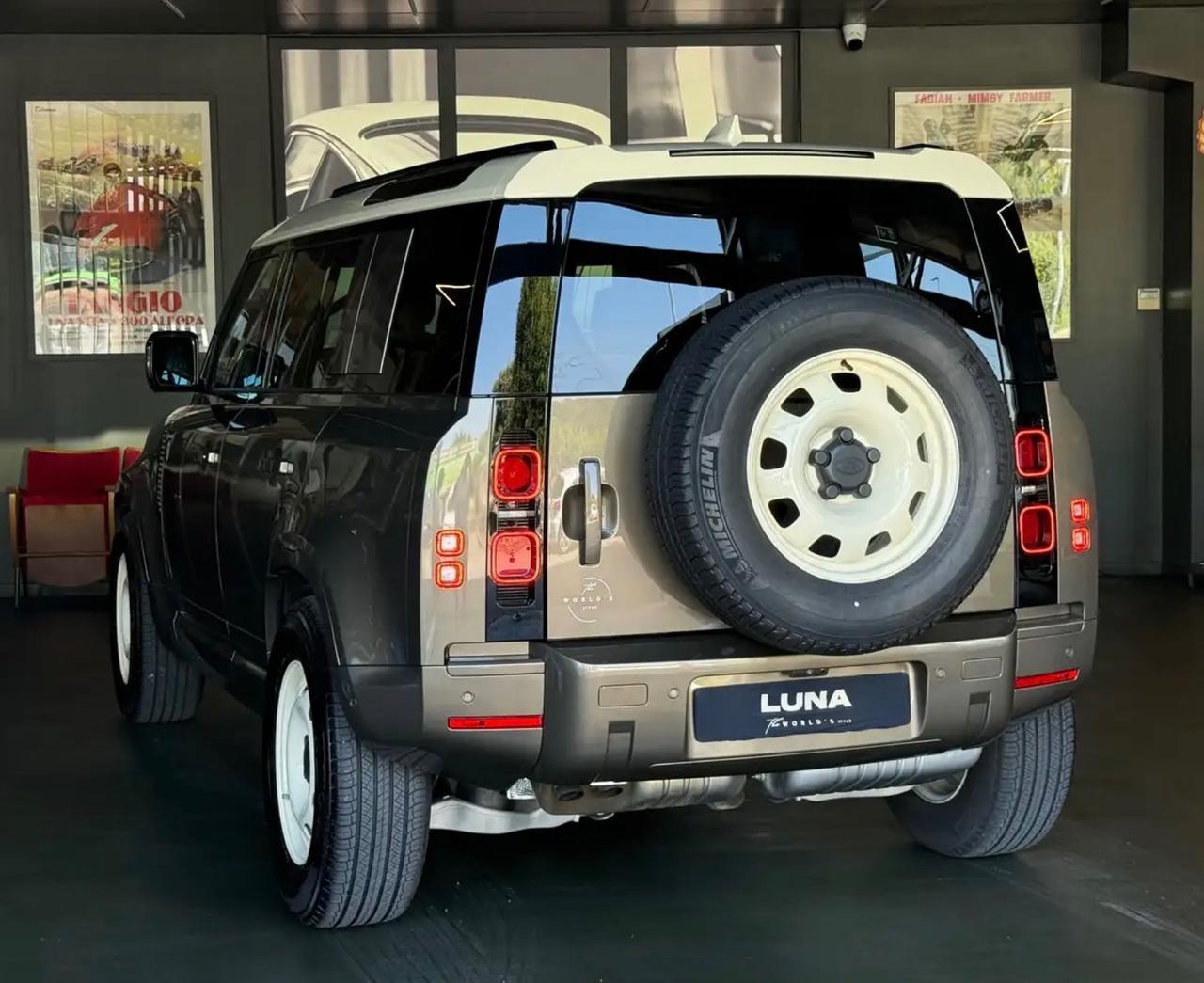 Land Rover Defender 110 3.0D I6 200 CV AWD Auto S