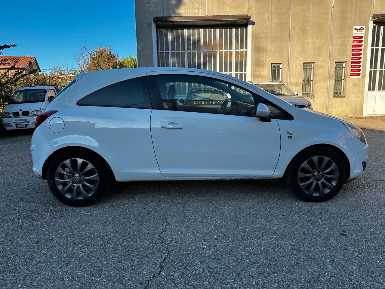 Opel Corsa 1.2 3 porte Club "NEOPATENTATI"