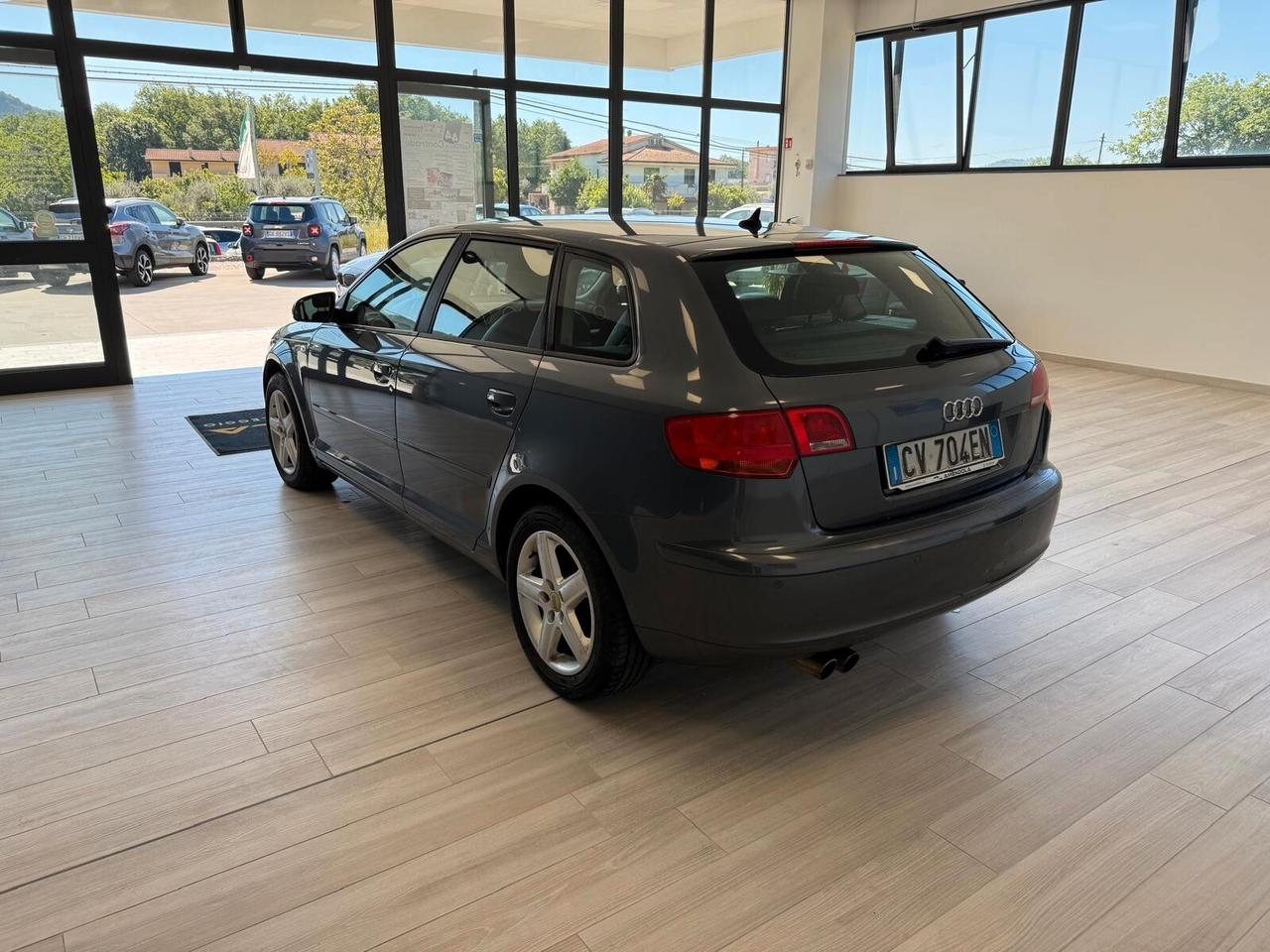 Audi A3 2.0 16V FSI Attraction