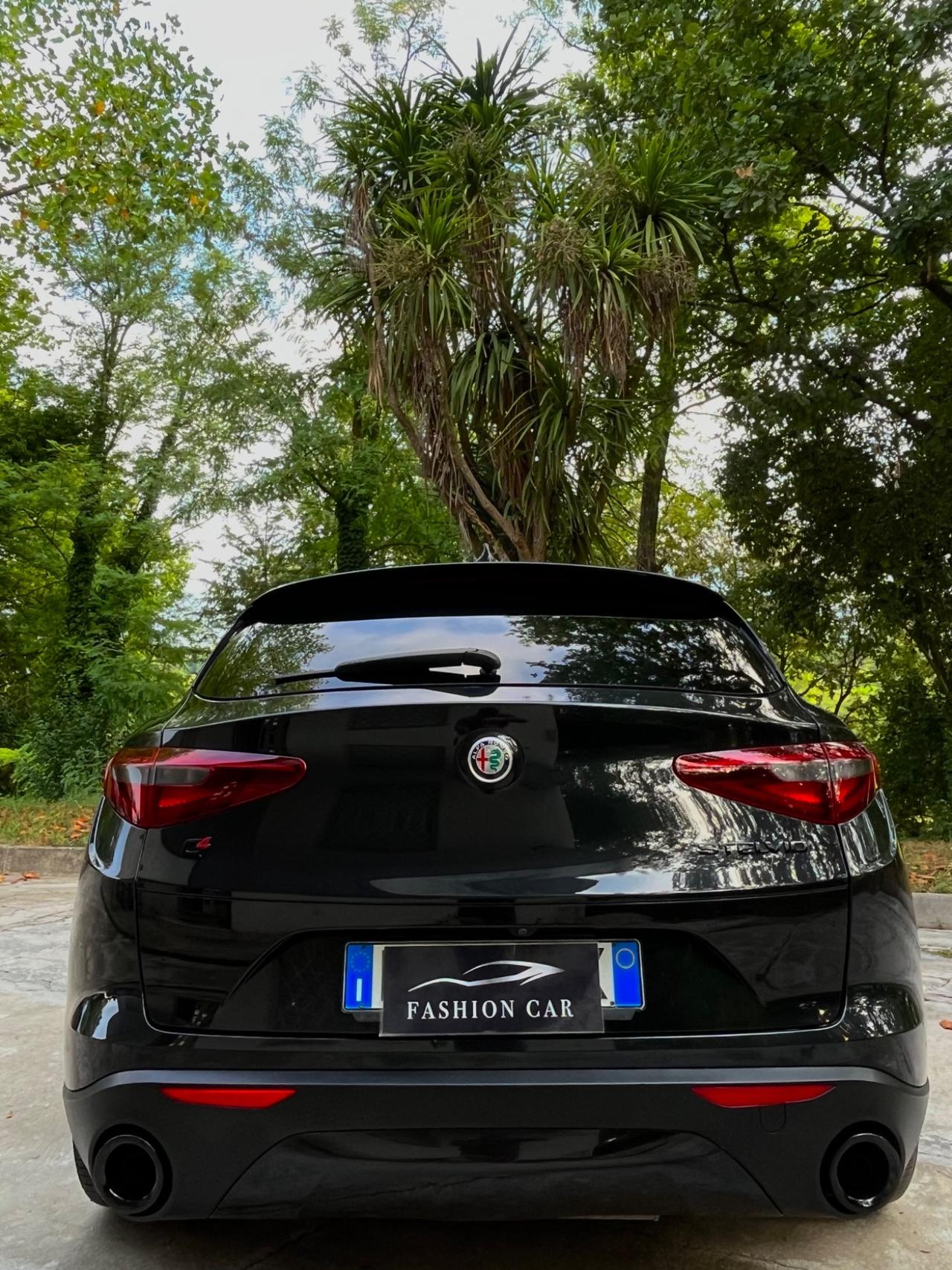 Alfa Romeo Stelvio 2.2 TOTAL BLACK 210 CV AT8 Q4 Executive