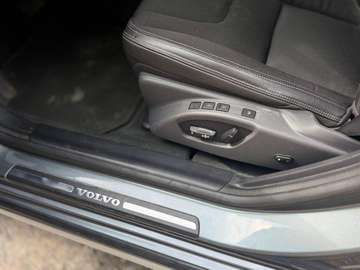 Volvo V60 Cross Country V60 c.country 2.4 D4 Business Plus awd geartronic