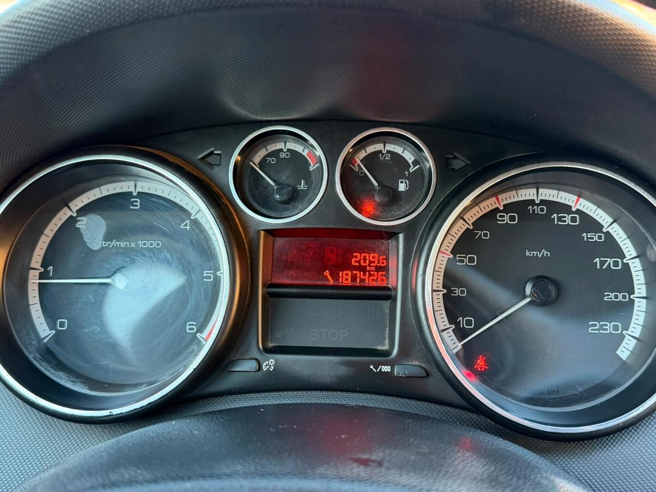 Peugeot 308 1.6 HDi 90CV NEOPATENTATI