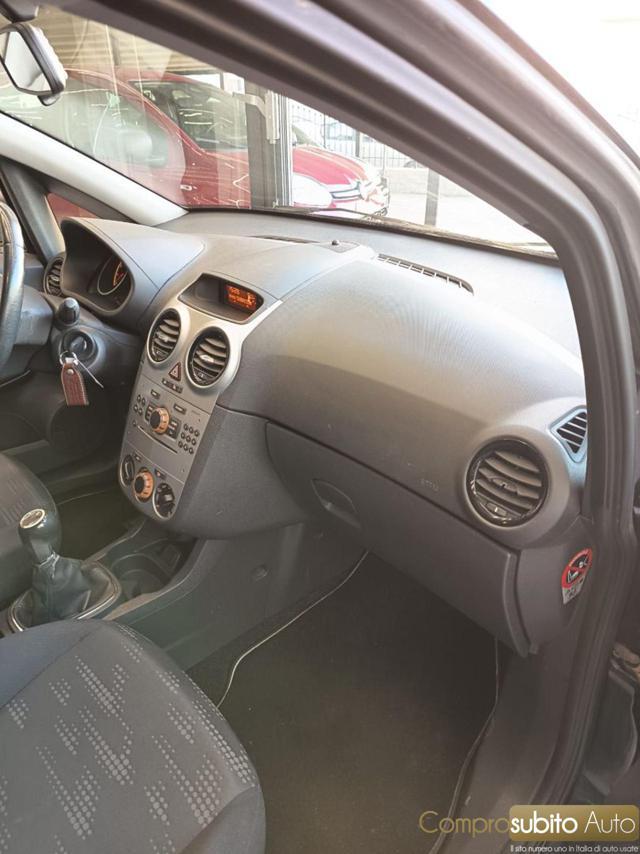 OPEL Corsa 1.2 5 porte Cosmo