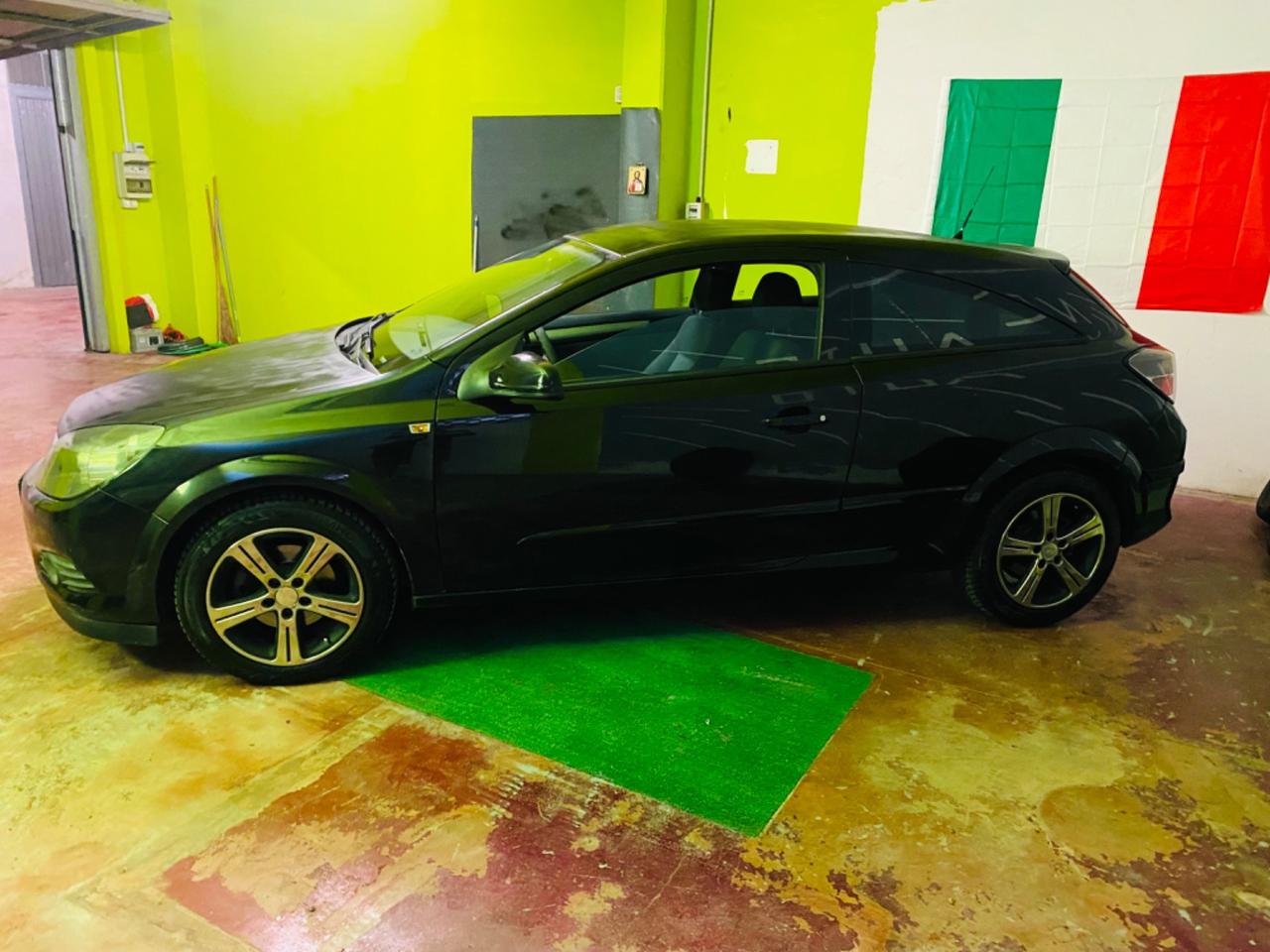 Opel Astra GTC 1.7 CDTI 110CV 3 porte Cosmo