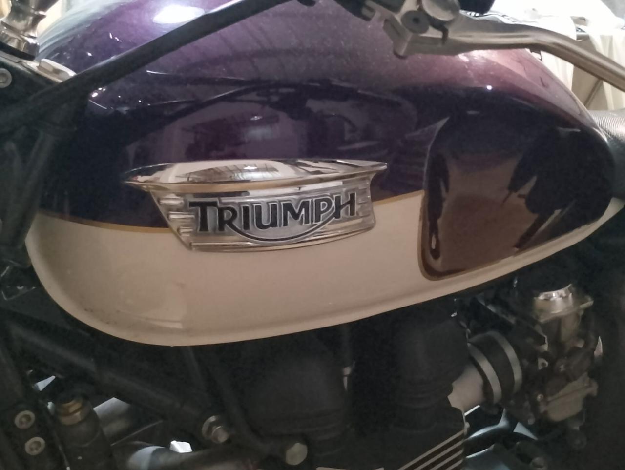 Triumph Bonneville SE
