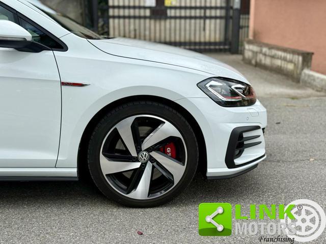 VOLKSWAGEN Golf GTI PERFORMANCE