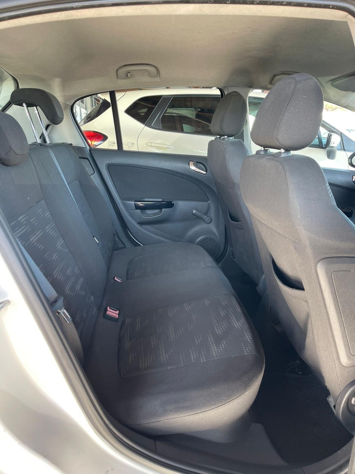 Opel Corsa 1.2 5 porte Cosmo