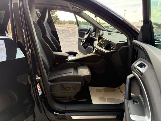 AUDI Q5 2.0 TDI mHEV+ S tronic quattro S line edition.