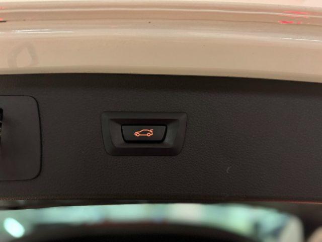 BMW 220 i Active Tourer Advantage automatica