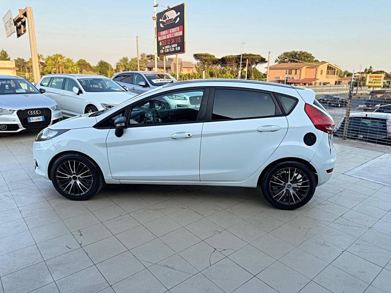 Ford Fiesta 1.4 TDCi 68CV 5 porte Titanium Garanzia 12 Mesi