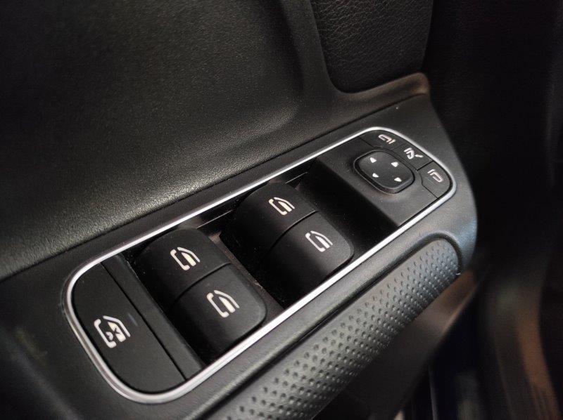 Mercedes-Benz GLB (X247) - GLB 180 d Automatic Business