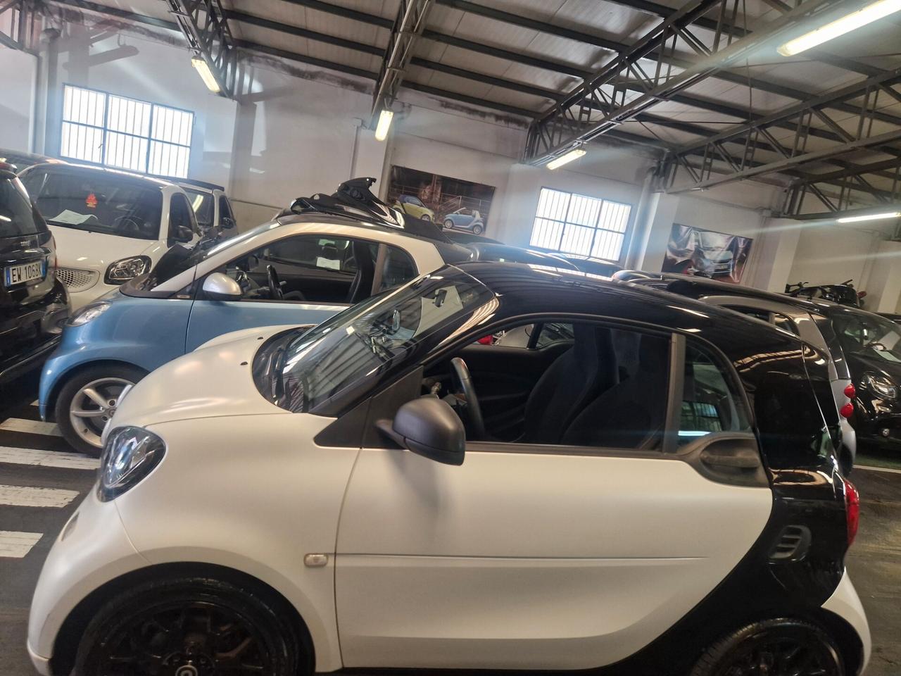 Smart 18th White matt solo 65000km full garanzia full led