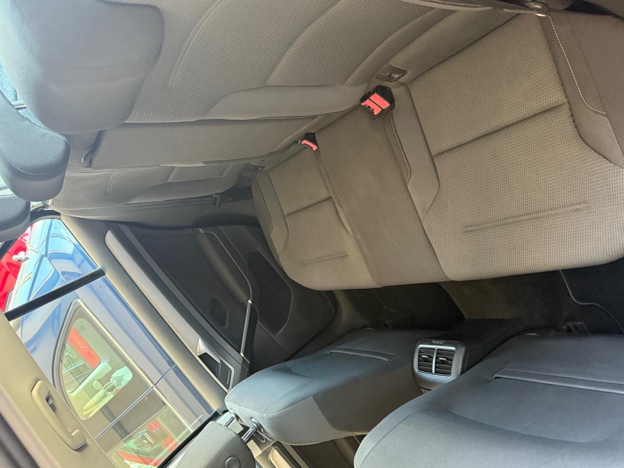 Solo da QUALITYCARS PESCARA Volkswagen Golf 1.6 TDI 110 CV 5p. Comfortline BlueMotion Tchnology mantenuta in buone condizioni, pronta all’uso! Auto da veri internditori!!!!!!