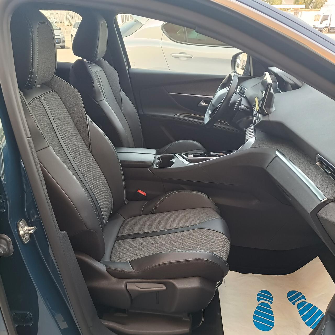 Peugeot 3008 BlueHDi 130 S&S EAT8 Allure Pack