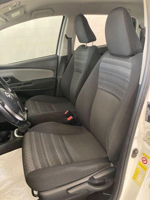 Toyota Yaris Yaris 5p 1.3 Lounge my16