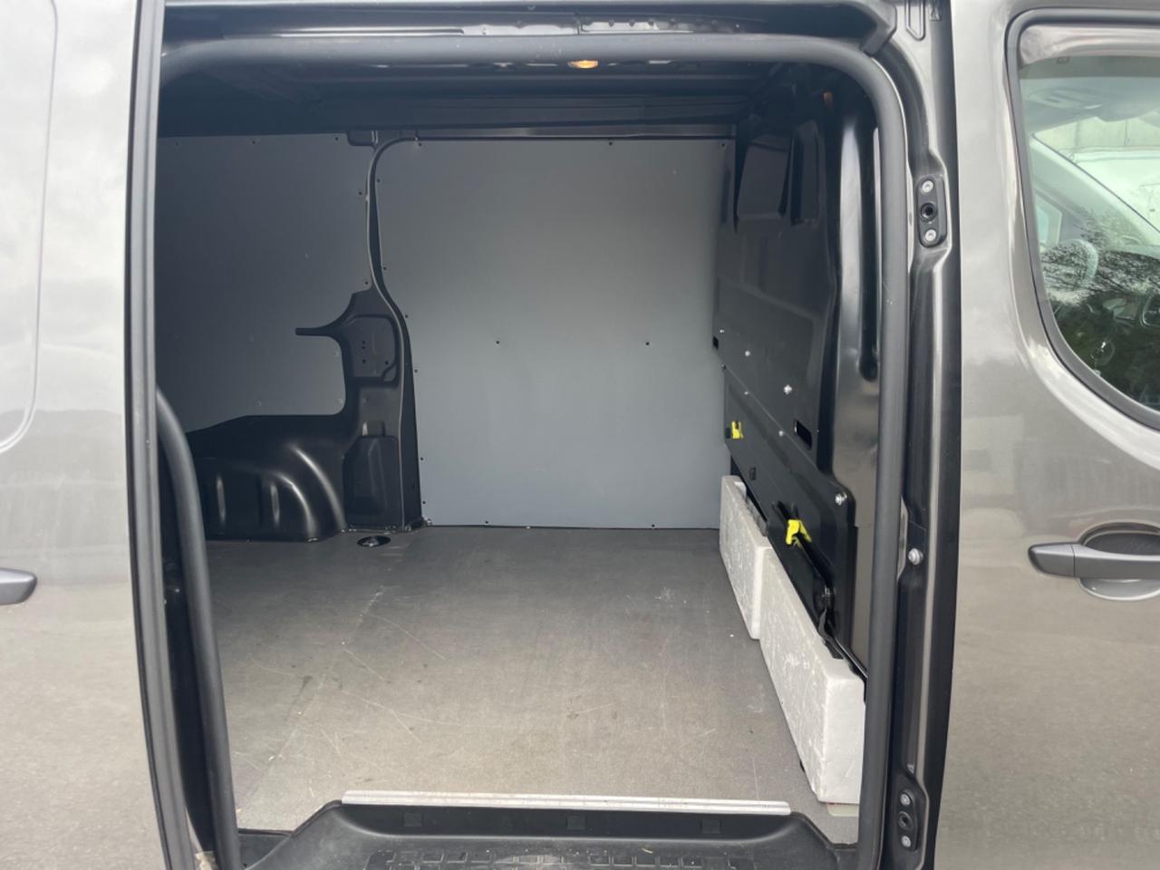 Peugeot EXPERT BLUEHDI 120 SES PL-TN FURGONE PREMIUM STANDARD (88 KW)