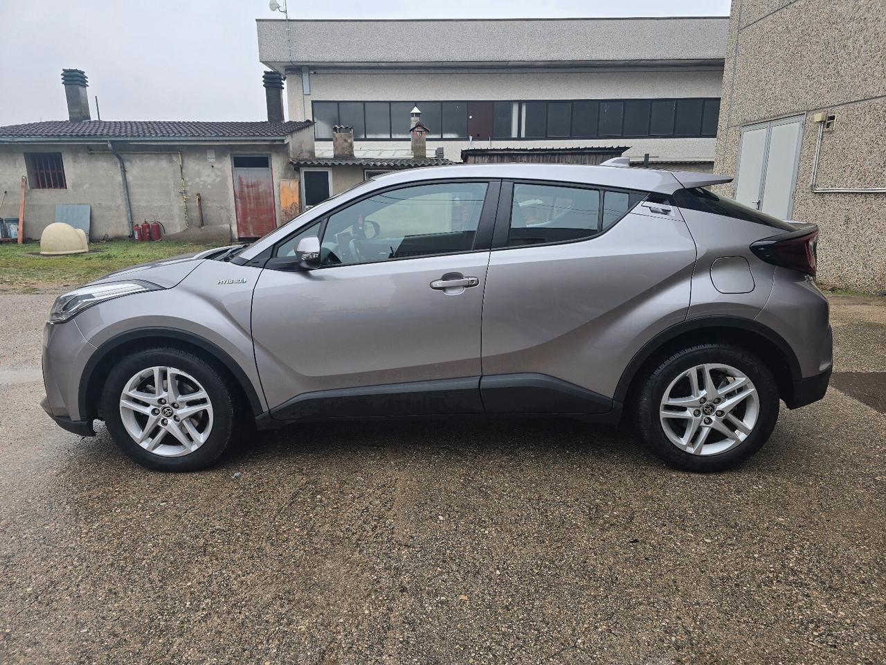 Toyota C-HR 1.8 Hybrid E-CVT Business
