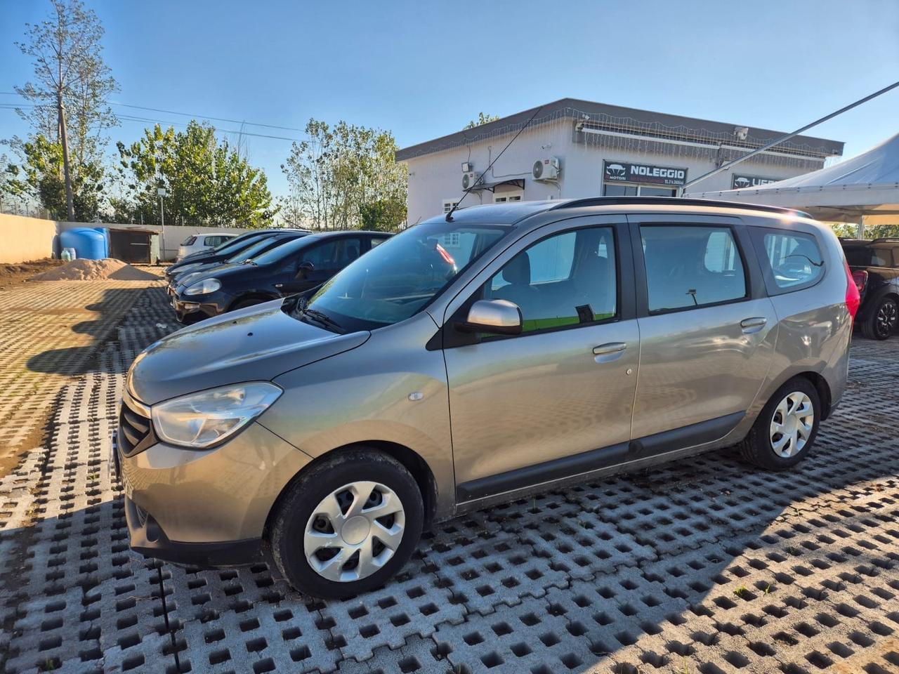 Dacia Lodgy 1.6 8V 85CV 5 posti metano scadenza 2029