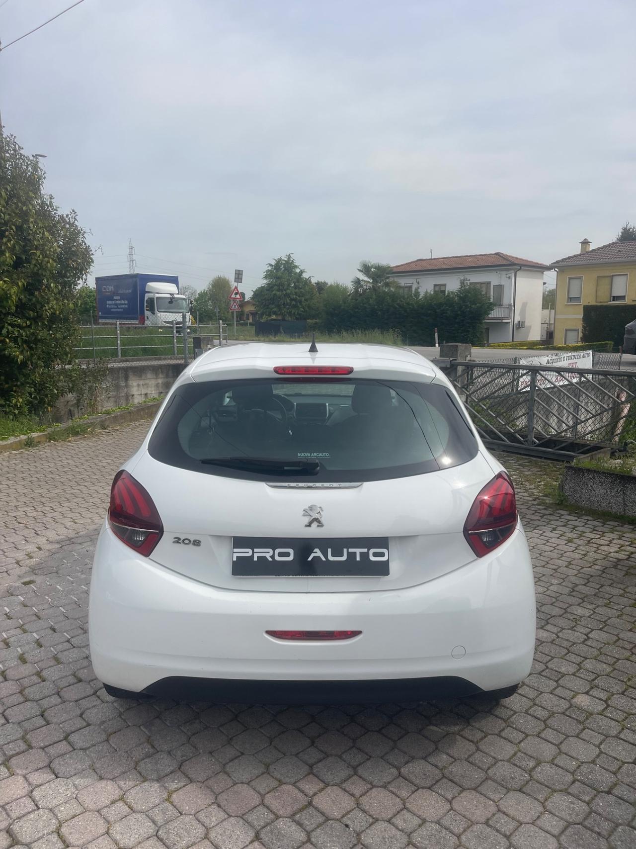 Peugeot 208 PureTech 82 5 porte Allure